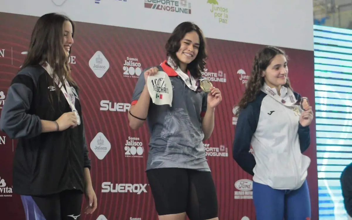 Andrea Santos, medallista orgullosamente lerdense