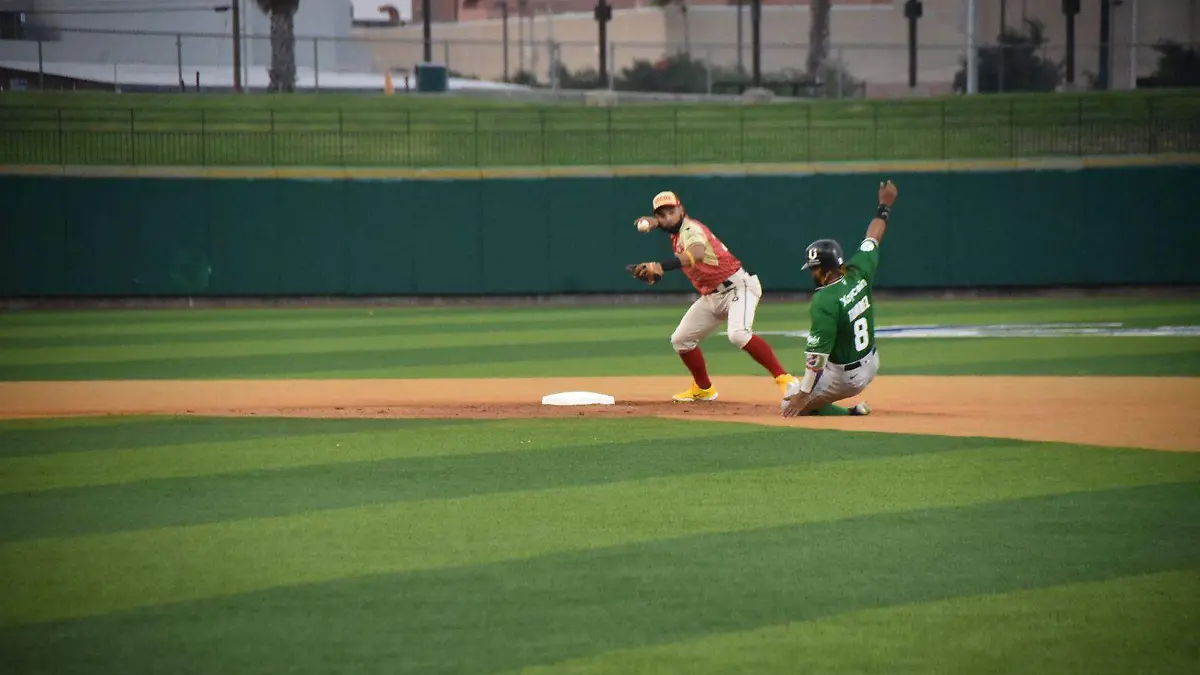 Generales de Durango derrota a Tecolotes