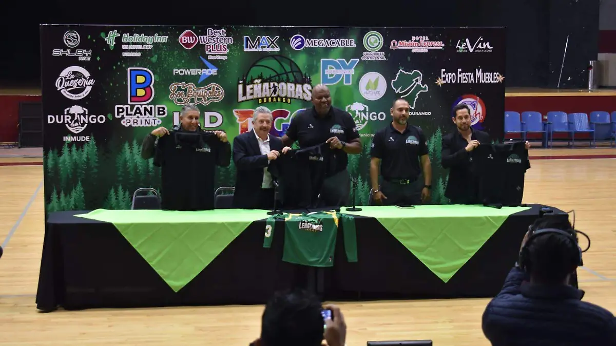 Presentan a la escuadra de las Leñadoras de Durango