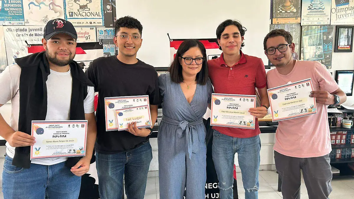 Tibios se llevan el primer lugar Ajedrez