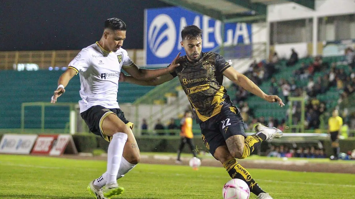 Alacranes de Durango golea a Colima