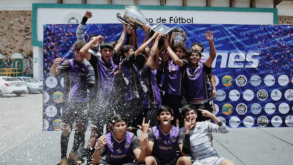Festival de campeonato en la Copa Durango 460