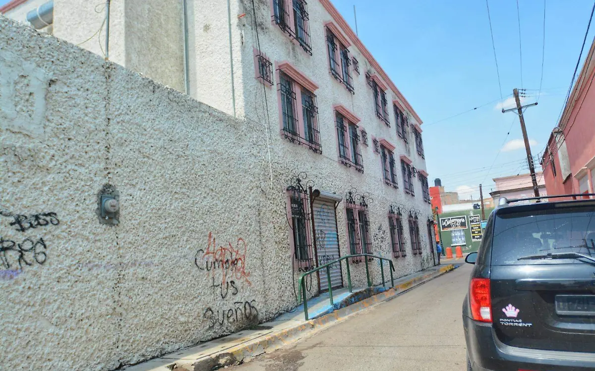 De clínica del IMSS a refugio de maleantes