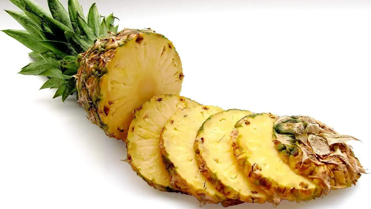 pineapple-636562_1280