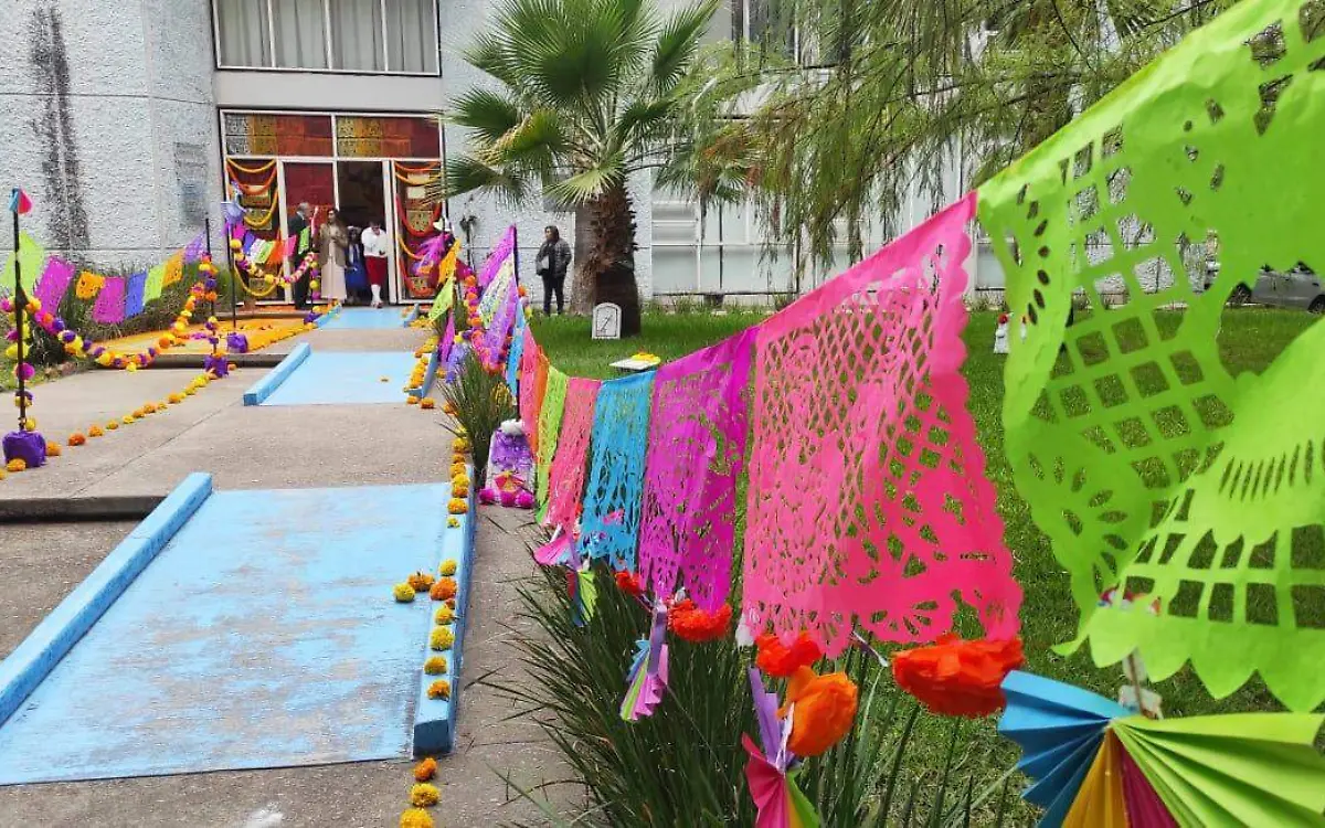 Con altar monumental recuerda ByCENED a Juan Hernández y Marín