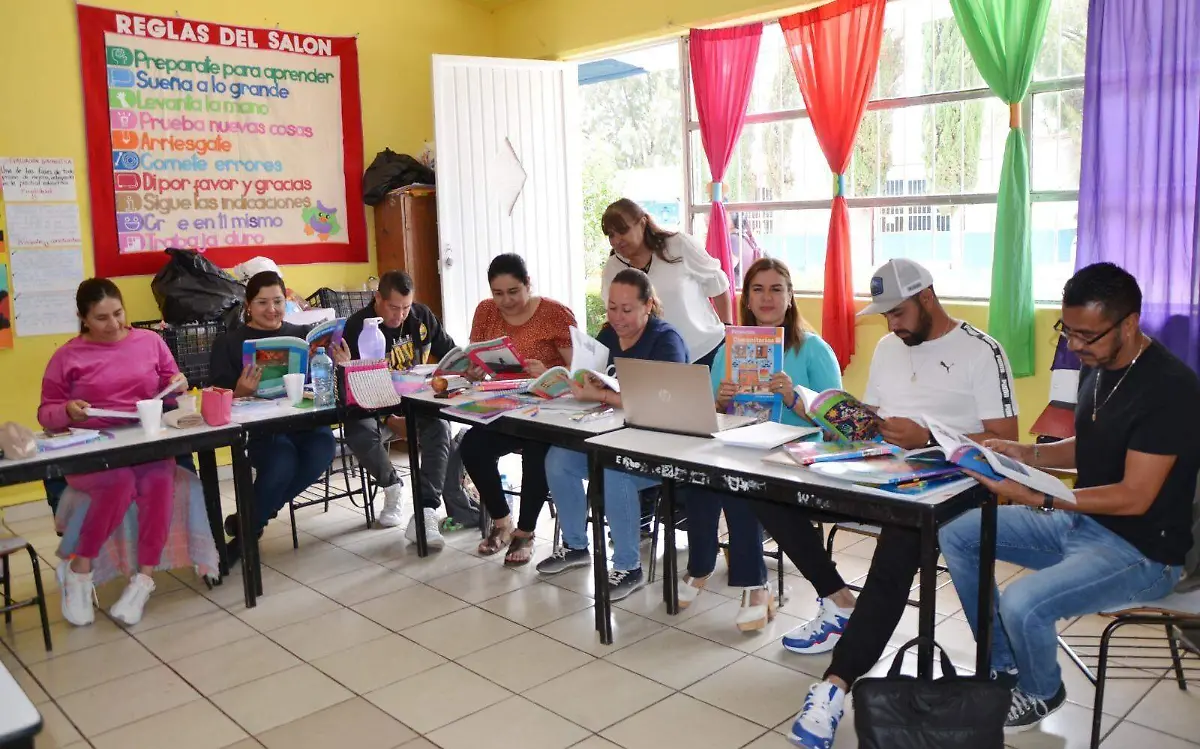 Maestros de Poanas, Durango, consideran viables los nuevos libros de texto