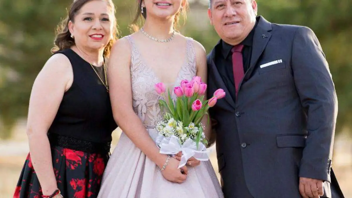 Camila Hernández cumplió XV años