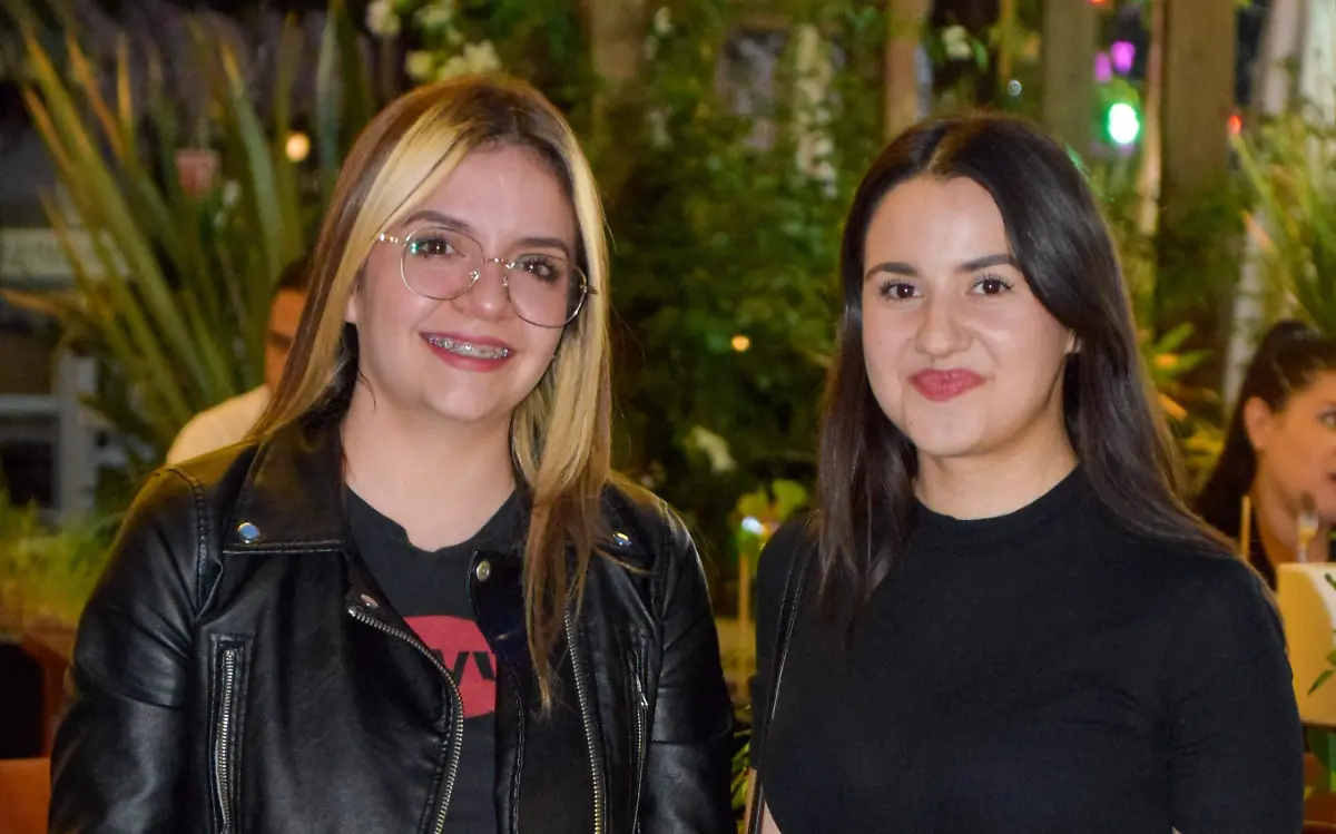 Jóvenes de Paseo por el Distrito Hampton