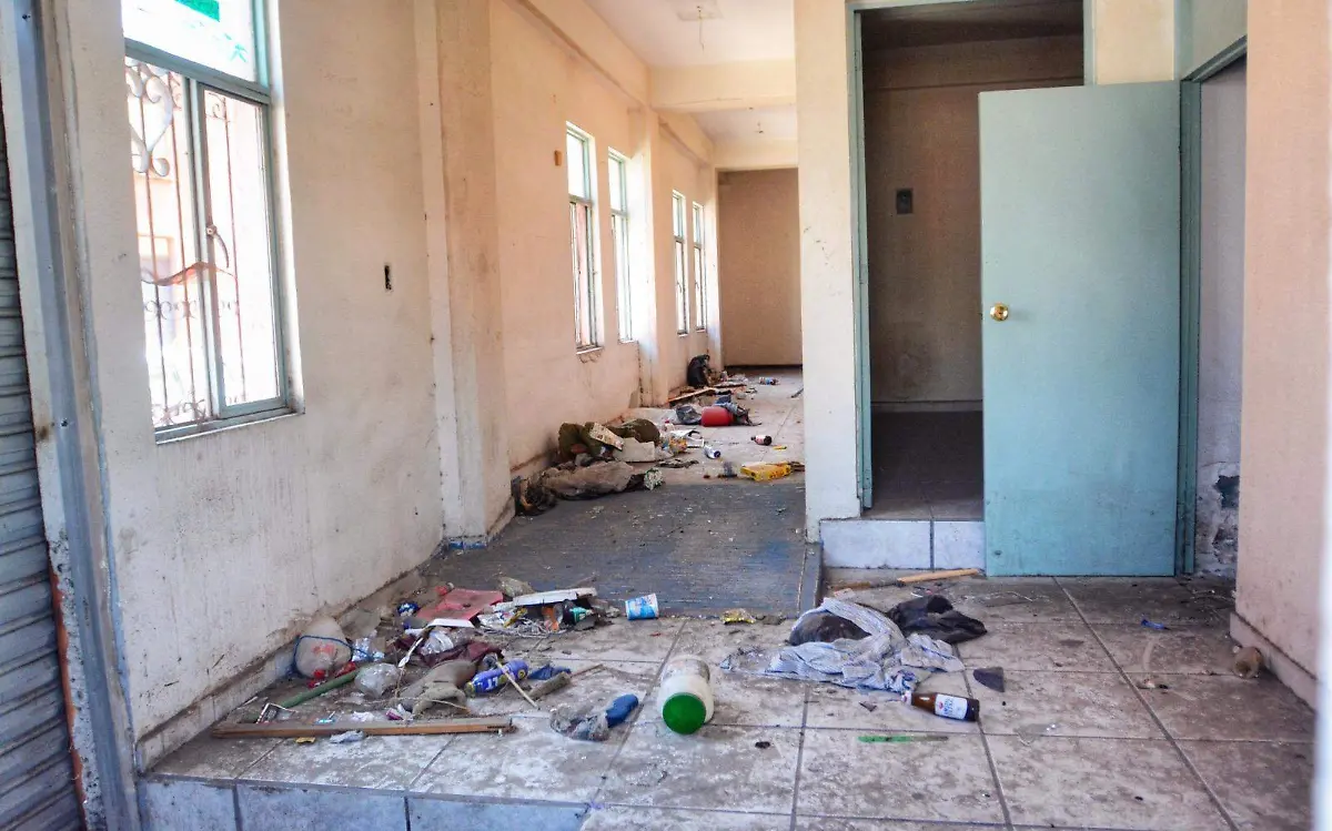 De clínica del IMSS a refugio de maleantes