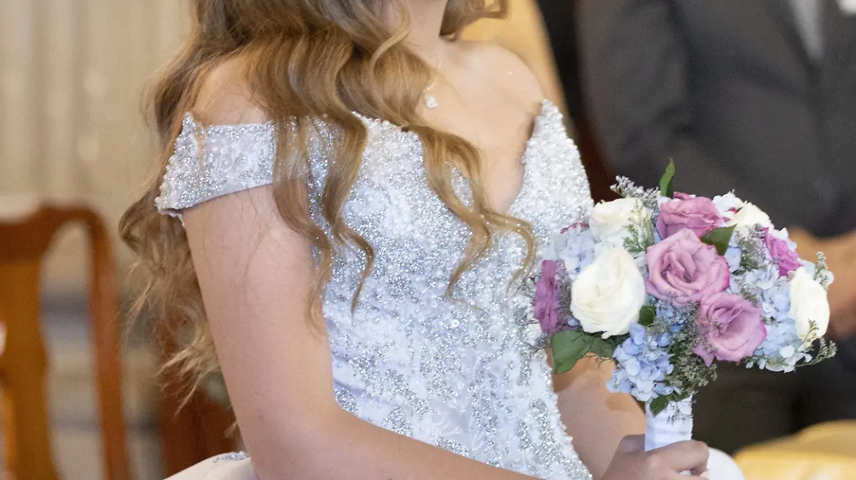 ¡Celebró sus XV Isis Figueroa!