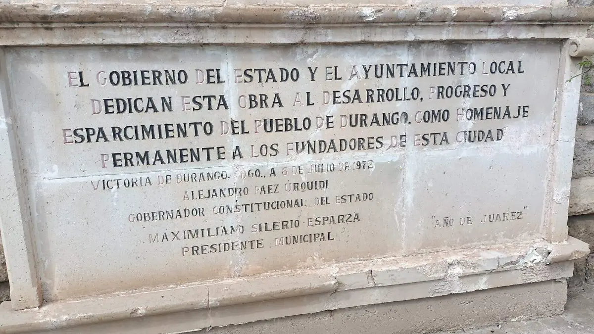 En abandono el edificio que albergó la primera estación de ferrocarril