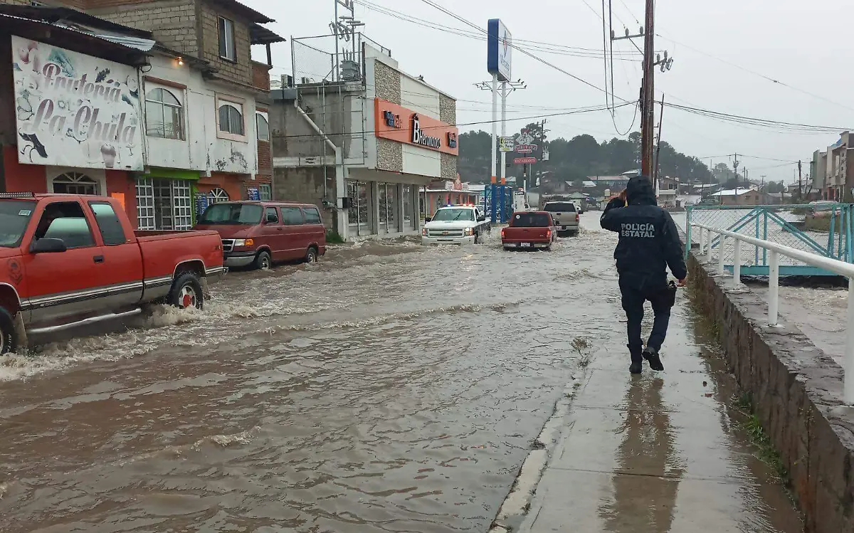 Inundación en El Salto, Pueblo Nuevo, Durango 