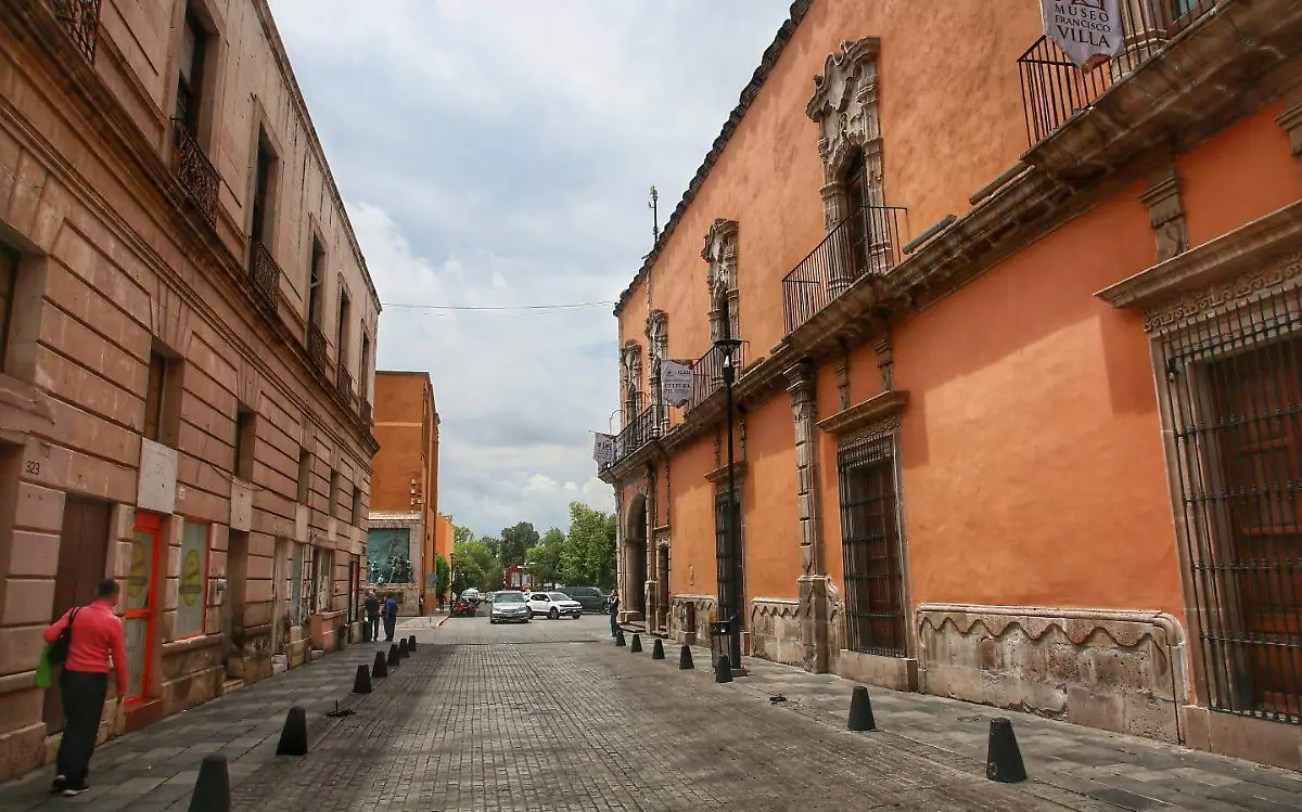 Corredor de la calle Bruno Martínez en la ciudad de Durango