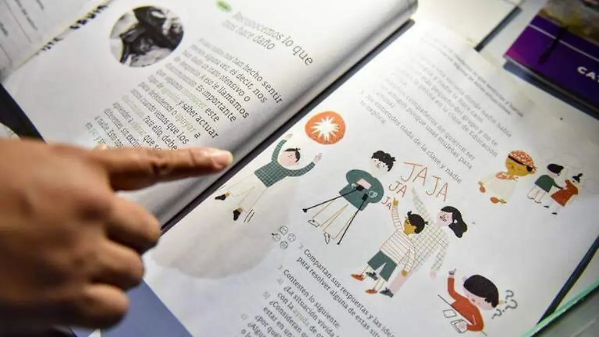 ¿Qué dicen los maestros duranguenses de los libros de texto?