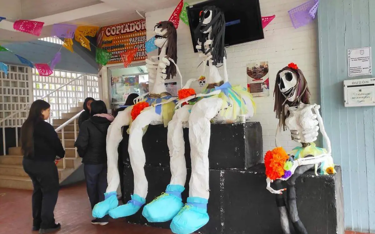 Con altar monumental recuerda ByCENED a Juan Hernández y Marín