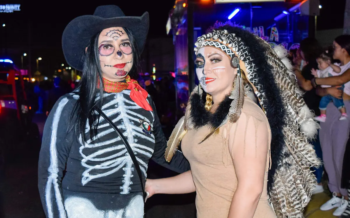 Karla Aguilar y Brenda Reyes celebran Halloween
