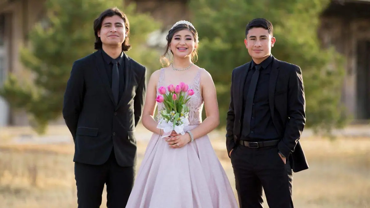 Camila Hernández cumplió XV años