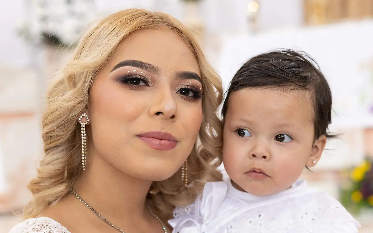 Celebran el bautizo de la pequeña Ámbar