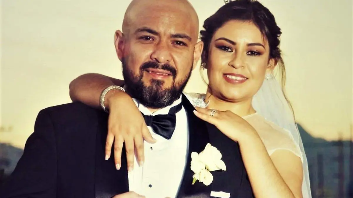MANUEL DE JESUS QUIÑONEZ ESPINOZA Y MARITZA MORA ALIDREZ EN SU BODA RELIGIOSA.
