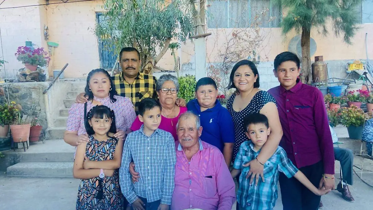 Familia de Juanito Castellanos Castro, en su cumpleaños