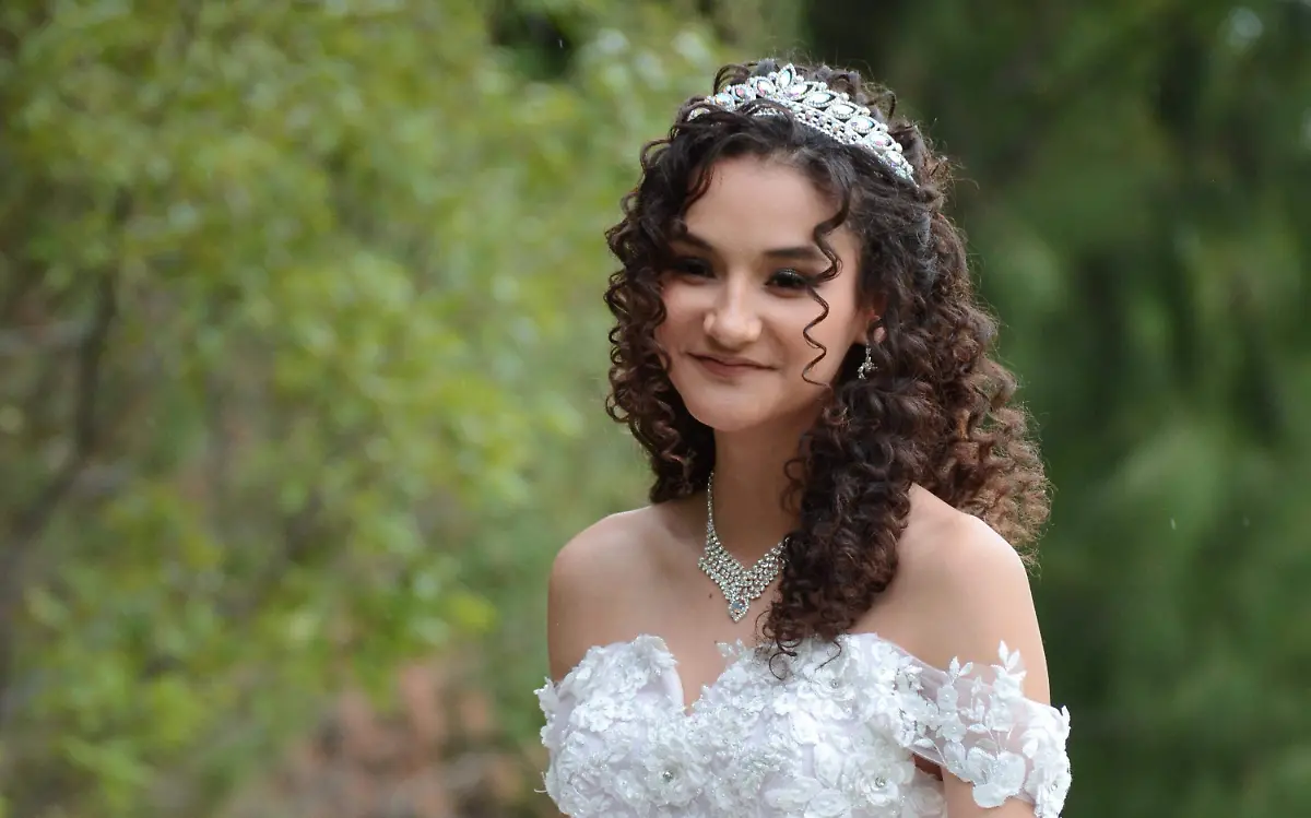 Arribó a sus XV años Samantha Velázquez Viera