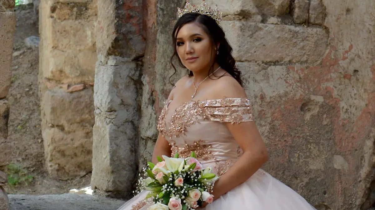 QUINCEAÑERA LLAMADA