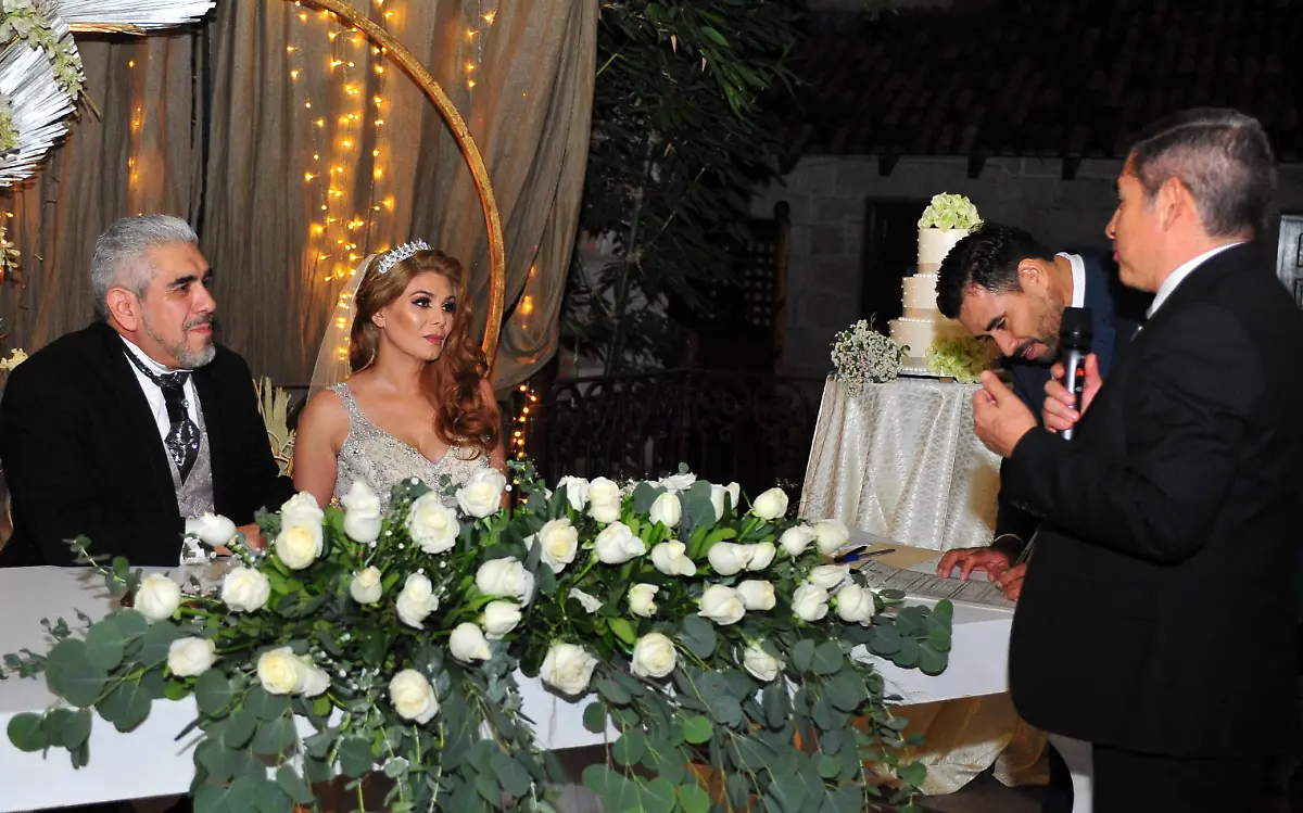 Elegante y distinguida boda civil de Karla & Cuauhtémoc