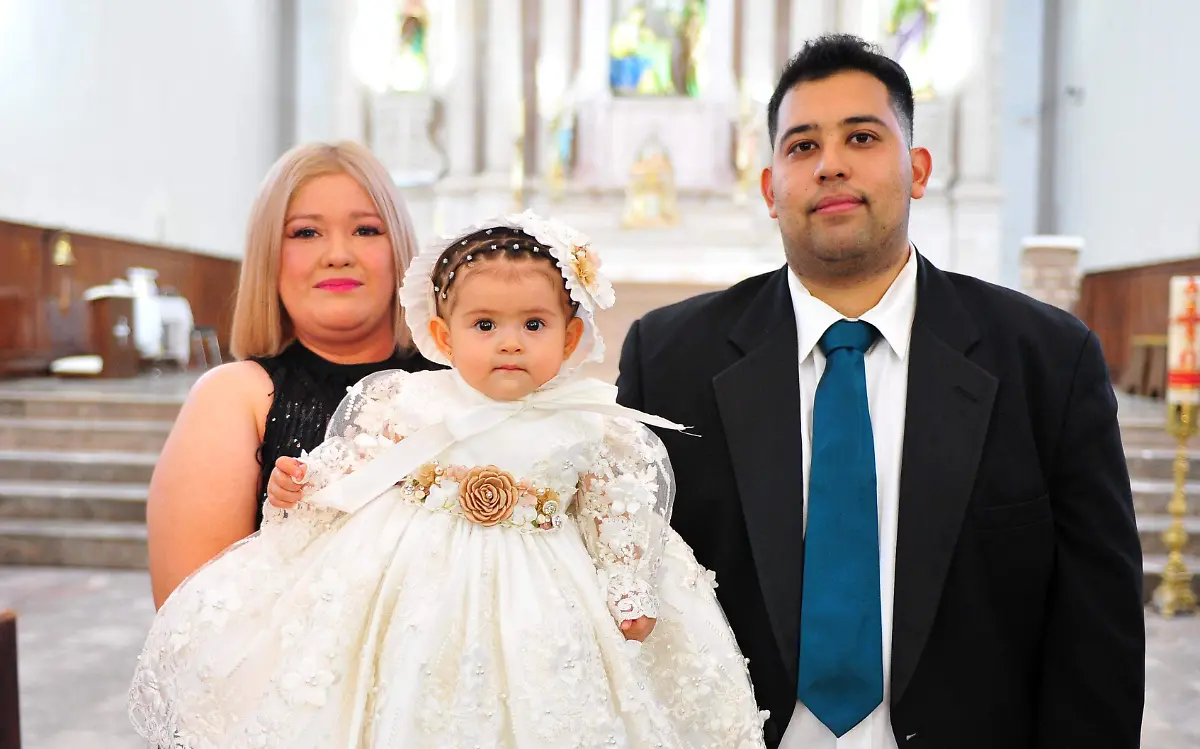 Bautizan a la linda niña Evoleth Alejandra