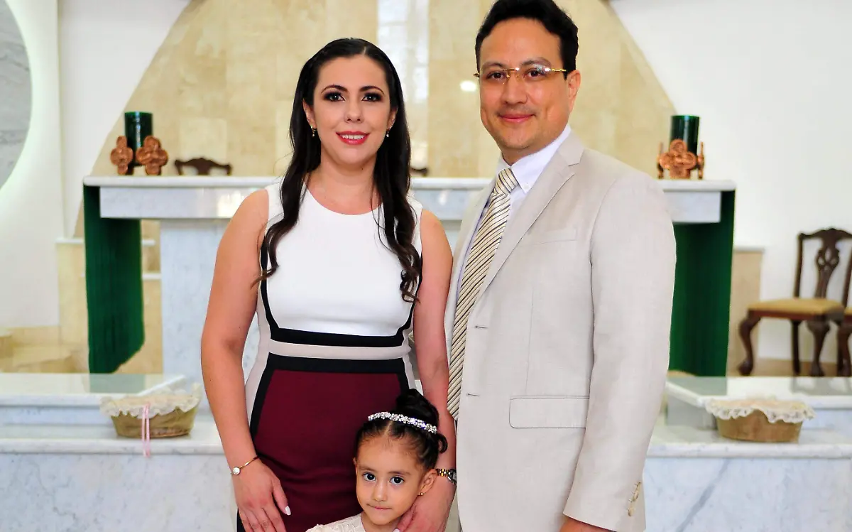 Presentan a la edad de 3 años a Sara Catalina Murrufo Dick
