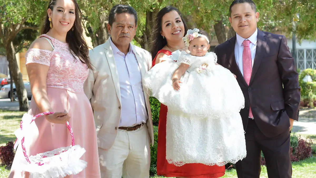 LA PEQUEÑA 3-C -BYN-