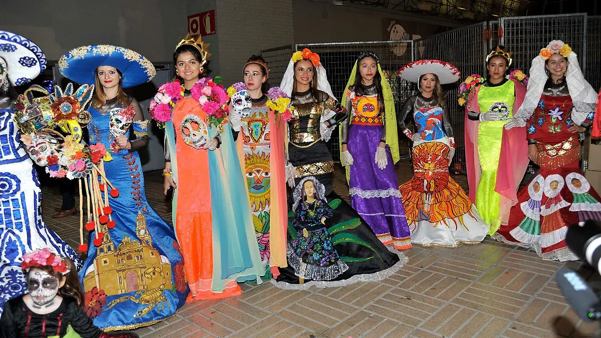 ESPECTACUULARES 4-C COLOR