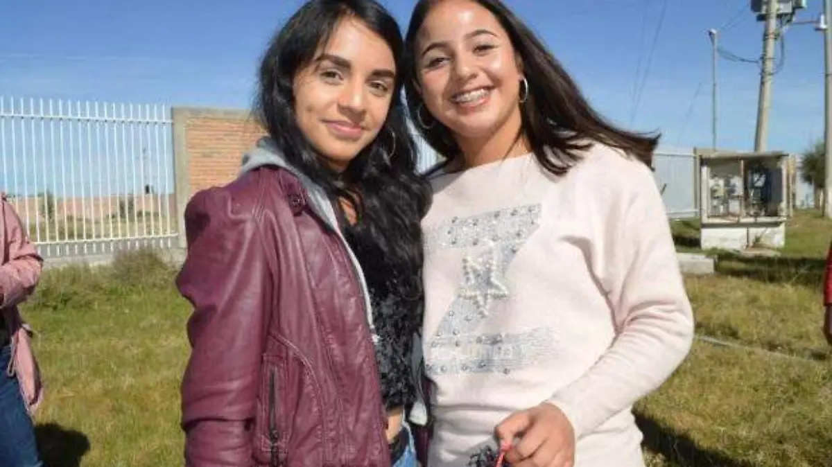 Yaneyry Martínez y Vanesa Quiroga guapas chicas de este joven municipio