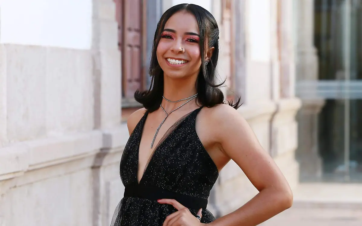 Se gradúan de la carrera de GIEC de la UTD