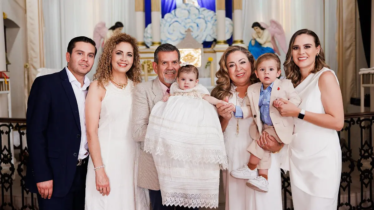 SU FAMILIA (1)