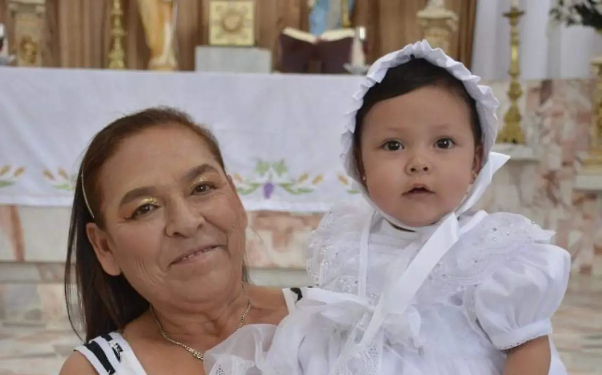 Celebran el bautizo de la pequeña Ámbar