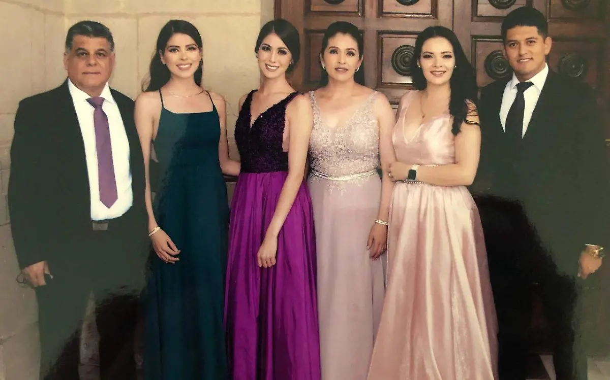 Diana Rivera graduada de Odontología