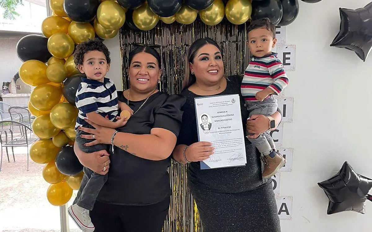 Se tituló Susana Guillermina Moreno Castro