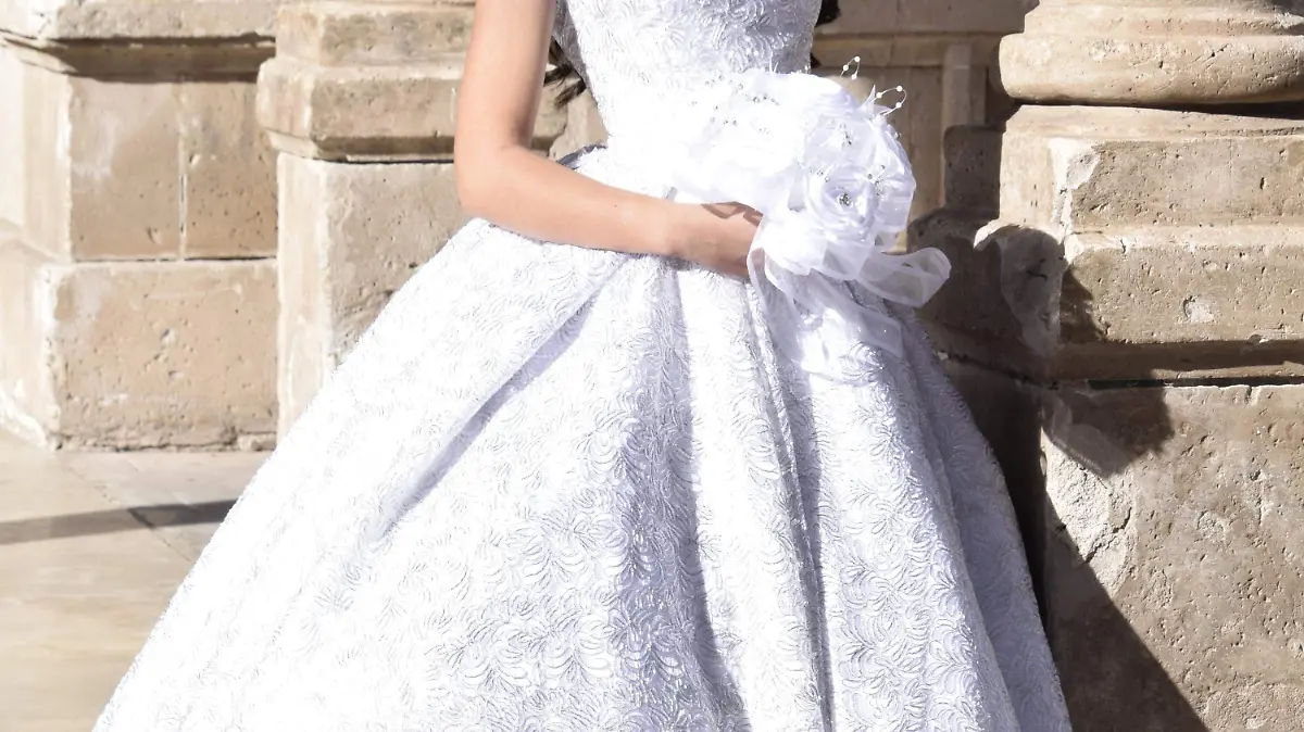 Alexa Puentes Martínez, el día que celebró sus quince años de feliz vida