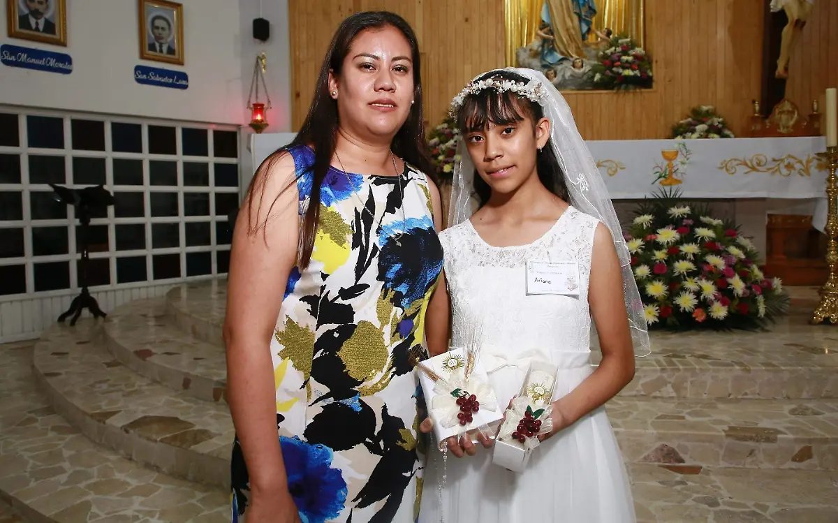 Realizó su primera comunión Ariana Romero Pacheco