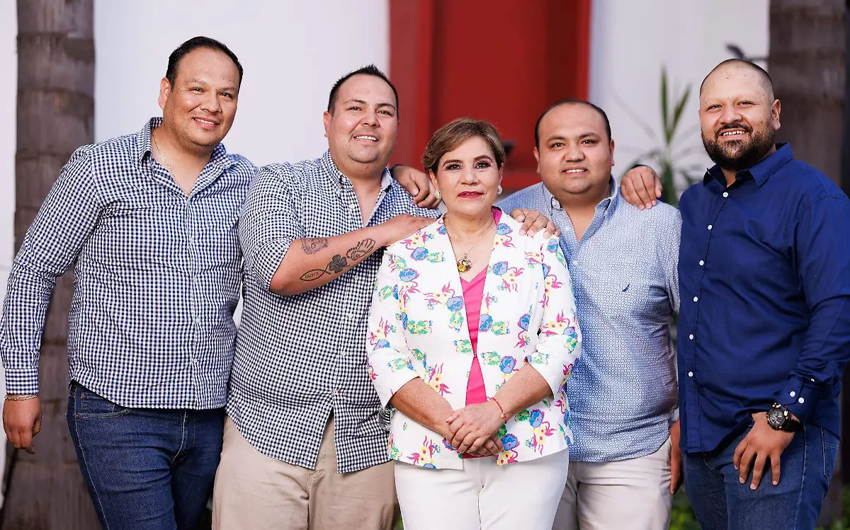 Feliz cumpleaños de Lupita Huerta