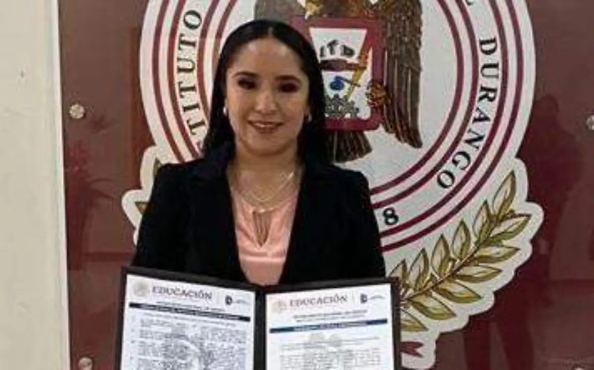 Mayra Paola Revilla Domínguez nueva Ingeniero Industrial egresada del ITD