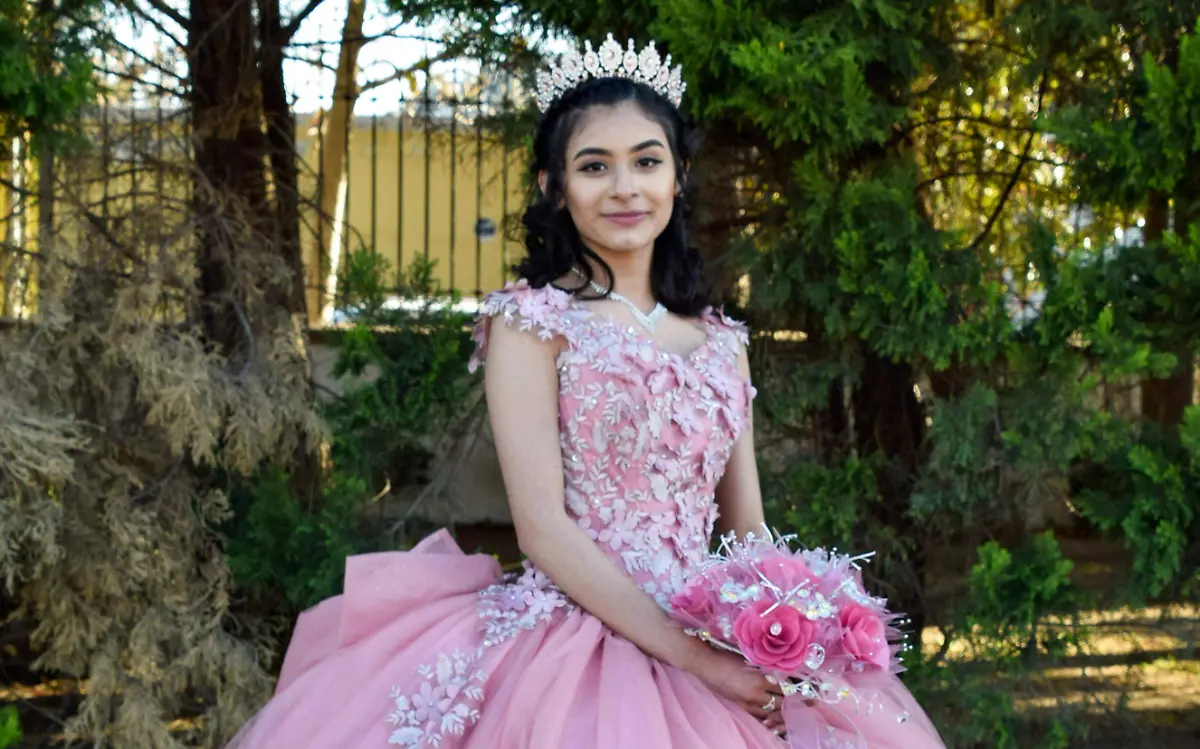 Karhol Mayren Danglada, festejó sus xv's