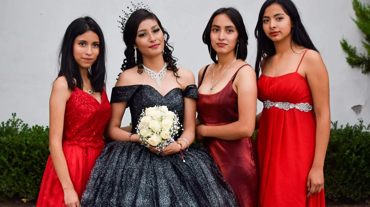 Celebra sus XV años Kenia Alejandra González