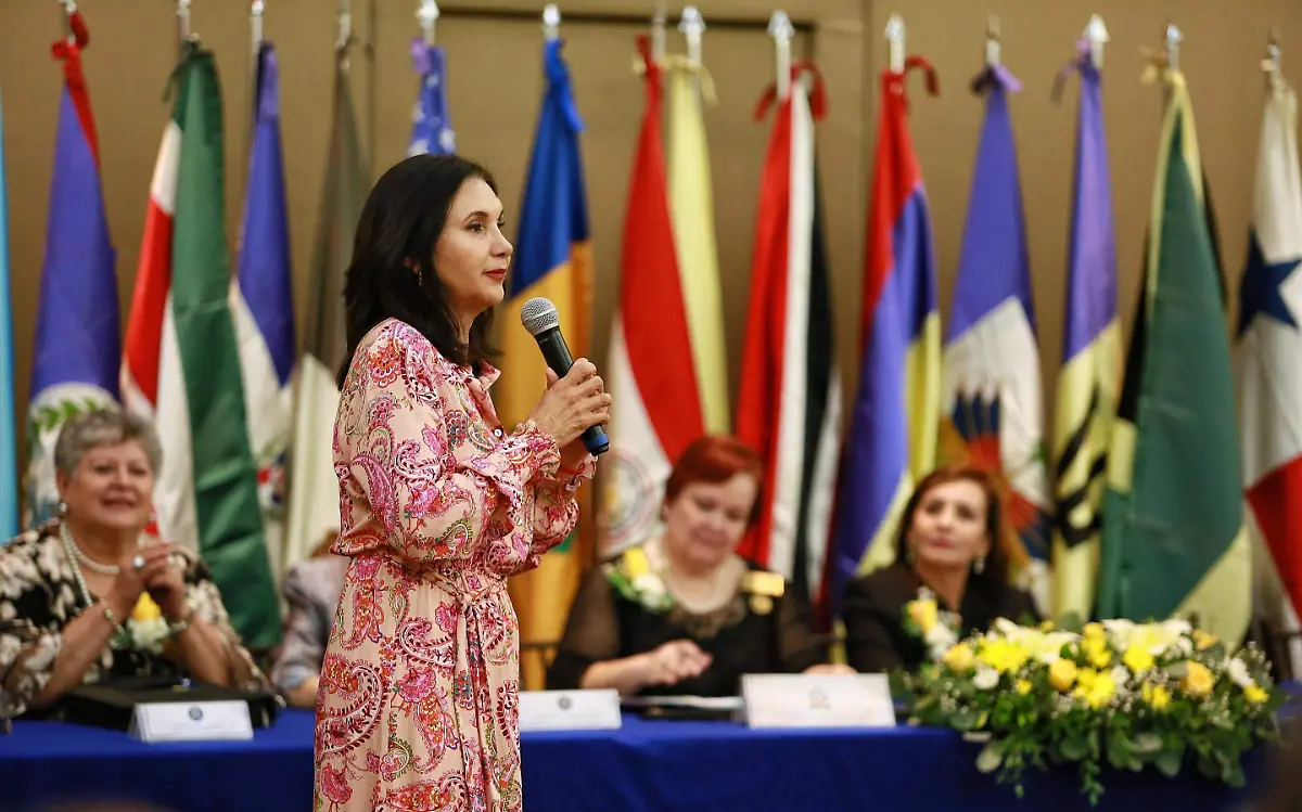 Toman protesta a Martha Rincón Arredondo