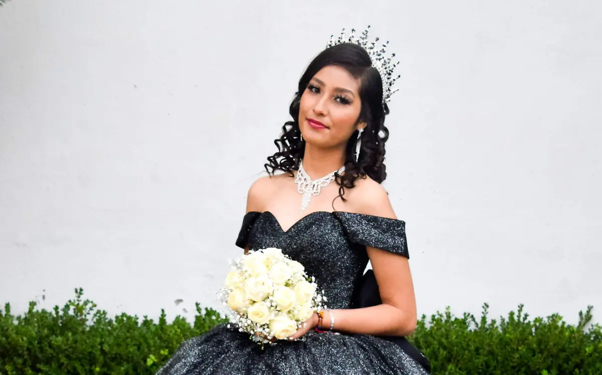Celebra sus XV años Kenia Alejandra González