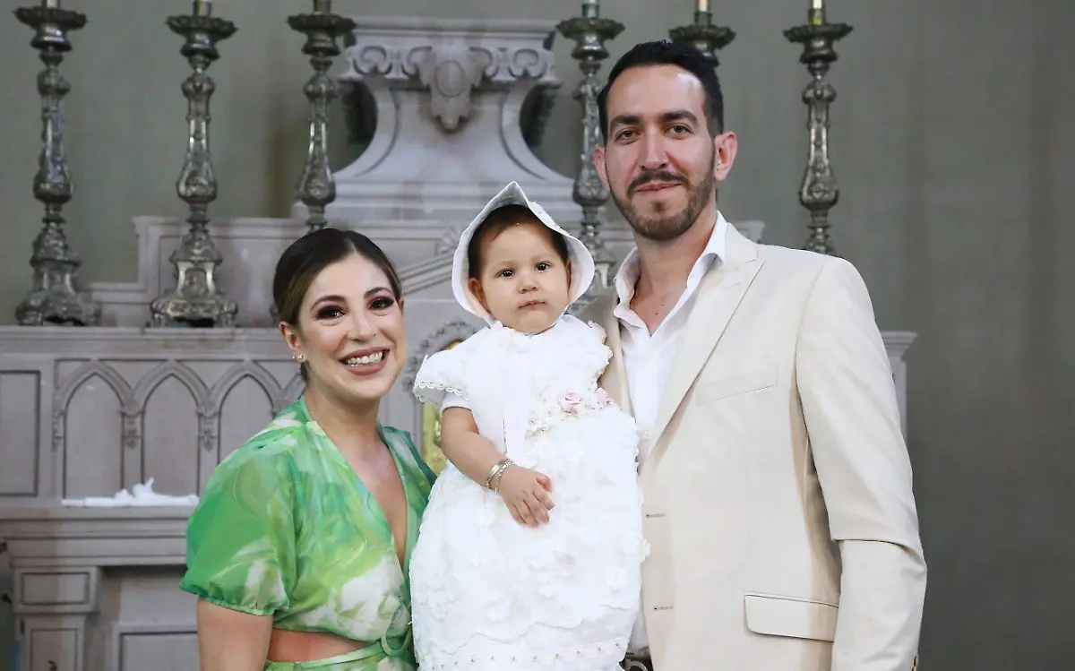 Bautizan a Lena Sofía Díaz Esparza