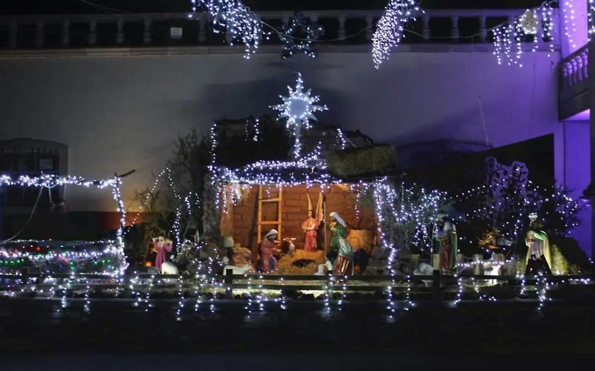 Encienden alumbrado navideño en Canatlán
