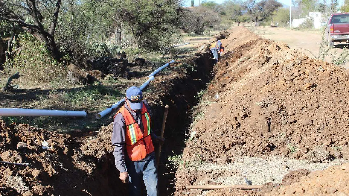 Amplia la administración municipal de Agustín Sosa la red de agua potable en est