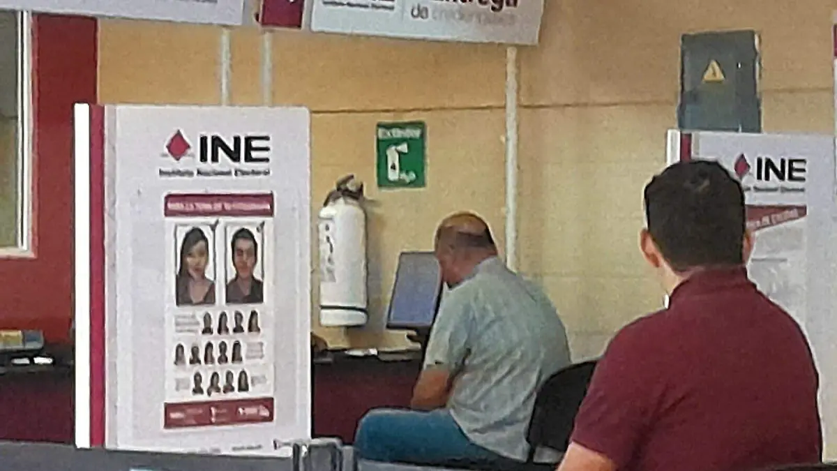 Cerca de 20 mil credenciales del INE vencerán en diciembre en el distrito 03