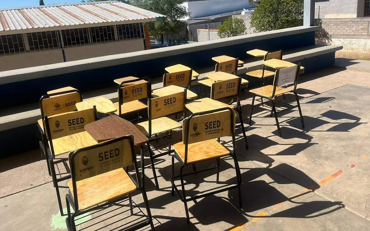 Escuelas de El Oro reciben apoyos de la SEED